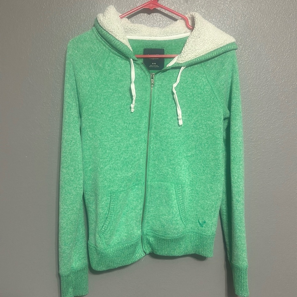 American Eagle 🦅 Brand Size Medium Women’s hoodie. Sherpa lined hood. Zip up